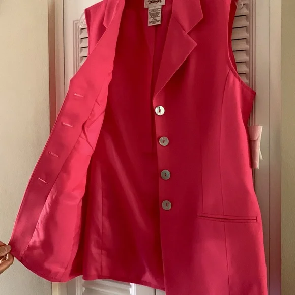 Worthington vest in pink color. - Picture 4 of 8